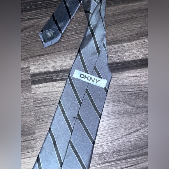 Men’s tie - Picture 2 of 2
